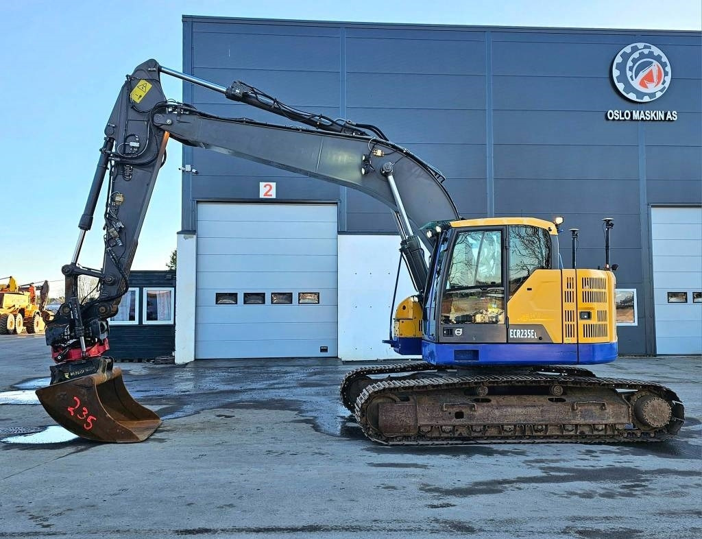 Volvo ECR 235 EL - Bager gusjeničar: slika Volvo ECR 235 EL - Bager gusjeničar Volvo ECR 235 EL - Bager gusjeničar: slika Volvo ECR 235 EL - Bager gusjeničar