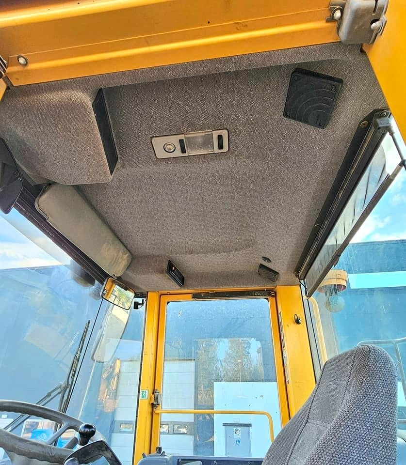Zakup Volvo L 180 E  Volvo L 180 E: slika Zakup Volvo L 180 E  Volvo L 180 E