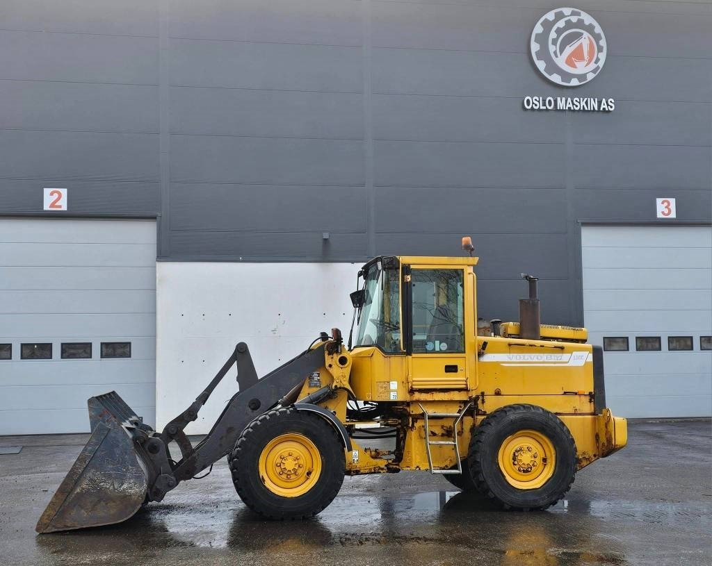 Volvo L 50 C - Utovarivač na kotačima: slika Volvo L 50 C - Utovarivač na kotačima Volvo L 50 C - Utovarivač na kotačima: slika Volvo L 50 C - Utovarivač na kotačima