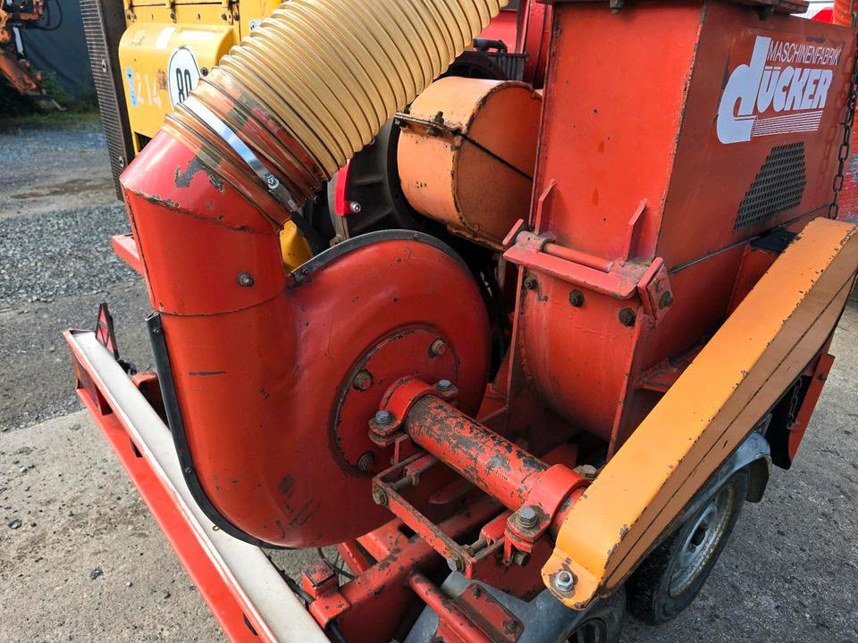 Dücker HM 760 Holzhacker Holzhäcksler Holzhackschnitzler Hacker Häcksler Hatz Diesel 4L40C - Drobilica za drvo: slika Dücker HM 760 Holzhacker Holzhäcksler Holzhackschnitzler Hacker Häcksler Hatz Diesel 4L40C - Drobilica za drvo Dücker HM 760 Holzhacker Holzhäcksler Holzhackschnitzler Hacker Häcksler Hatz Diesel 4L40C - Drobilica za drvo: slika Dücker HM 760 Holzhacker Holzhäcksler Holzhackschnitzler Hacker Häcksler Hatz Diesel 4L40C - Drobilica za drvo