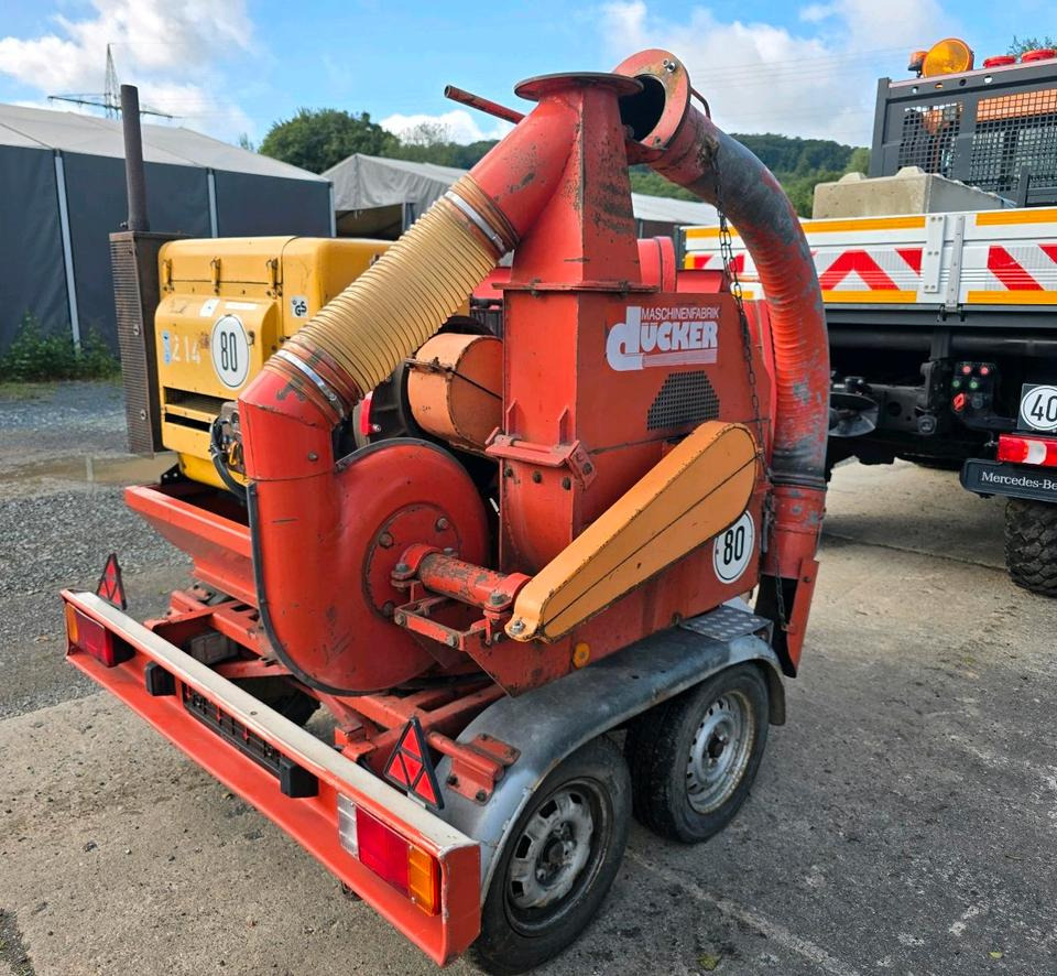 Dücker HM 760 Holzhacker Holzhäcksler Holzhackschnitzler Hacker Häcksler Hatz Diesel 4L40C - Drobilica za drvo: slika Dücker HM 760 Holzhacker Holzhäcksler Holzhackschnitzler Hacker Häcksler Hatz Diesel 4L40C - Drobilica za drvo Dücker HM 760 Holzhacker Holzhäcksler Holzhackschnitzler Hacker Häcksler Hatz Diesel 4L40C - Drobilica za drvo: slika Dücker HM 760 Holzhacker Holzhäcksler Holzhackschnitzler Hacker Häcksler Hatz Diesel 4L40C - Drobilica za drvo