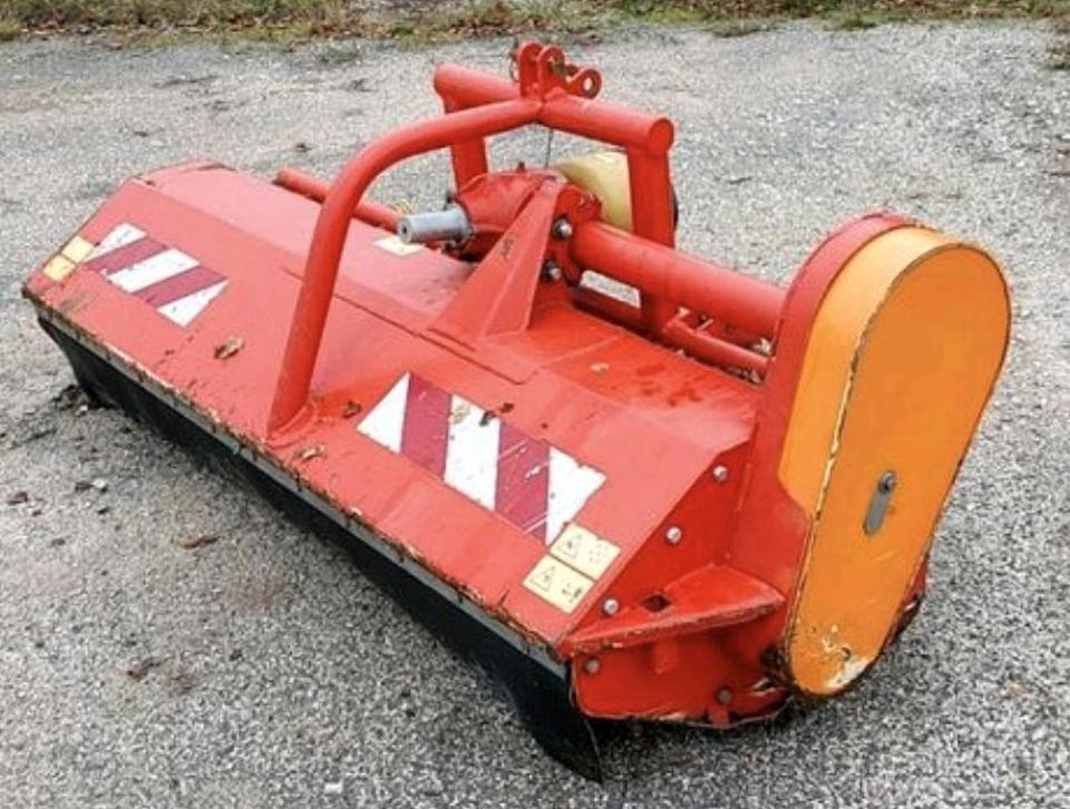 Dücker PMK21 2017 Frontmulchgerät Mulcher Mulchgerät Traktor - Malčer sa čekićima: slika Dücker PMK21 2017 Frontmulchgerät Mulcher Mulchgerät Traktor - Malčer sa čekićima Dücker PMK21 2017 Frontmulchgerät Mulcher Mulchgerät Traktor - Malčer sa čekićima: slika Dücker PMK21 2017 Frontmulchgerät Mulcher Mulchgerät Traktor - Malčer sa čekićima