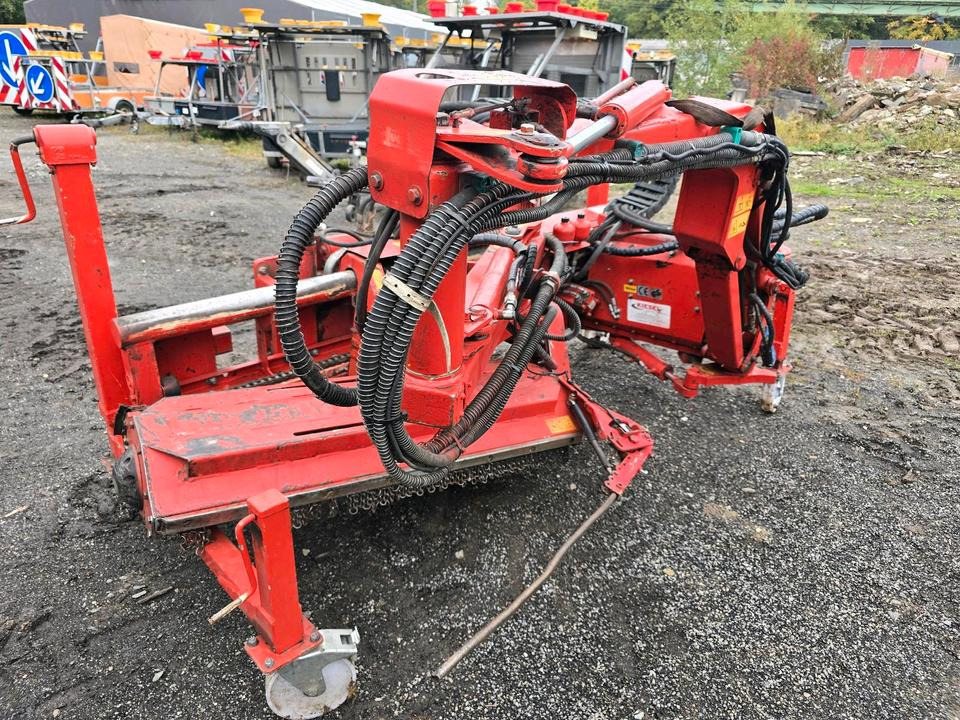 Dücker RSM 13 Randstreifenmäher Böschungsmäher Böschungsmulcher Bankettmäher für Unimog 405 UGE UGN - Bočni malčer: slika Dücker RSM 13 Randstreifenmäher Böschungsmäher Böschungsmulcher Bankettmäher für Unimog 405 UGE UGN - Bočni malčer Dücker RSM 13 Randstreifenmäher Böschungsmäher Böschungsmulcher Bankettmäher für Unimog 405 UGE UGN - Bočni malčer: slika Dücker RSM 13 Randstreifenmäher Böschungsmäher Böschungsmulcher Bankettmäher für Unimog 405 UGE UGN - Bočni malčer