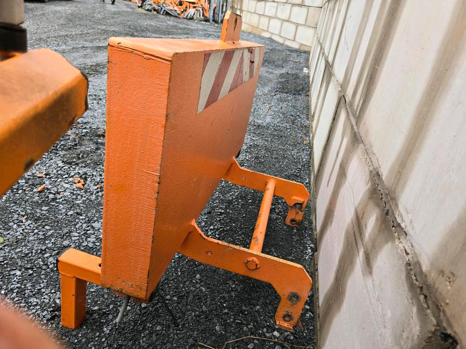 Fiedler Heckgewicht für Multicar Ballastgewicht Kontergewicht M30 FusoBöschungsmäher Böschungsmulcher Dücker - Protuuteg: slika Fiedler Heckgewicht für Multicar Ballastgewicht Kontergewicht M30 FusoBöschungsmäher Böschungsmulcher Dücker - Protuuteg Fiedler Heckgewicht für Multicar Ballastgewicht Kontergewicht M30 FusoBöschungsmäher Böschungsmulcher Dücker - Protuuteg: slika Fiedler Heckgewicht für Multicar Ballastgewicht Kontergewicht M30 FusoBöschungsmäher Böschungsmulcher Dücker - Protuuteg