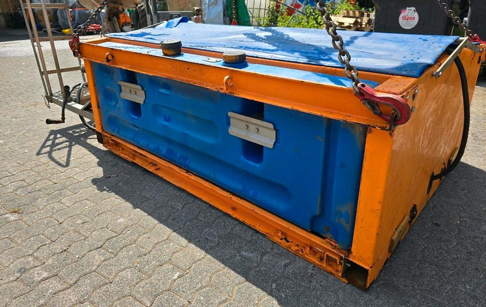 Gmeiner Husky 1500WFS 1,5m3 Salzstreuer für Multicar Ladog Aebi Unimog Salzsilo Streuautomat Winterdienst Küpper-Weisser Schmidt - Posipač pijeska/ Soli: slika Gmeiner Husky 1500WFS 1,5m3 Salzstreuer für Multicar Ladog Aebi Unimog Salzsilo Streuautomat Winterdienst Küpper-Weisser Schmidt - Posipač pijeska/ Soli Gmeiner Husky 1500WFS 1,5m3 Salzstreuer für Multicar Ladog Aebi Unimog Salzsilo Streuautomat Winterdienst Küpper-Weisser Schmidt - Posipač pijeska/ Soli: slika Gmeiner Husky 1500WFS 1,5m3 Salzstreuer für Multicar Ladog Aebi Unimog Salzsilo Streuautomat Winterdienst Küpper-Weisser Schmidt - Posipač pijeska/ Soli