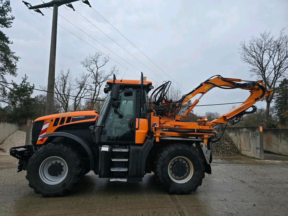 JCB 3200 Fastrac XTRA 2015 220Ps 3220 Bamford Traktor mit Mulag MHU MHS 800 Mähausleger Böschungsmäher Böschungsmulcher - Traktor: slika JCB 3200 Fastrac XTRA 2015 220Ps 3220 Bamford Traktor mit Mulag MHU MHS 800 Mähausleger Böschungsmäher Böschungsmulcher - Traktor JCB 3200 Fastrac XTRA 2015 220Ps 3220 Bamford Traktor mit Mulag MHU MHS 800 Mähausleger Böschungsmäher Böschungsmulcher - Traktor: slika JCB 3200 Fastrac XTRA 2015 220Ps 3220 Bamford Traktor mit Mulag MHU MHS 800 Mähausleger Böschungsmäher Böschungsmulcher - Traktor