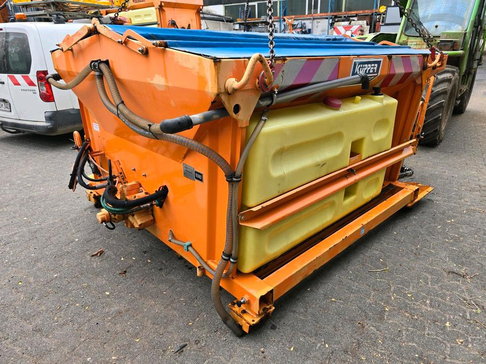 Küpper Weisser ISM STA 95 2,5M3 für Unimog UGN UGE 424 427 405 U300 U 300 400 500 MERCEDES-BENZ 218 219 318 323 423 427 327 430 429 430 435 Salzsilo Streuautomat Winterdienst - Posipač pijeska/ Soli: slika Küpper Weisser ISM STA 95 2,5M3 für Unimog UGN UGE 424 427 405 U300 U 300 400 500 MERCEDES-BENZ 218 219 318 323 423 427 327 430 429 430 435 Salzsilo Streuautomat Winterdienst - Posipač pijeska/ Soli Küpper Weisser ISM STA 95 2,5M3 für Unimog UGN UGE 424 427 405 U300 U 300 400 500 MERCEDES-BENZ 218 219 318 323 423 427 327 430 429 430 435 Salzsilo Streuautomat Winterdienst - Posipač pijeska/ Soli: slika Küpper Weisser ISM STA 95 2,5M3 für Unimog UGN UGE 424 427 405 U300 U 300 400 500 MERCEDES-BENZ 218 219 318 323 423 427 327 430 429 430 435 Salzsilo Streuautomat Winterdienst - Posipač pijeska/ Soli