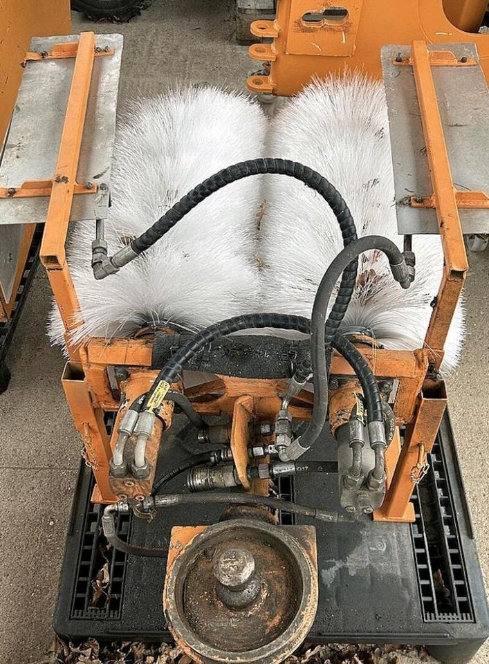 Leitpfostenwaschgerät Fiedler FLW 500 für Mähausleger Böschungsmäher Böschungsmulcher FfM 400 500 600 Leitpfostenwaschmaschine - Metla: slika Leitpfostenwaschgerät Fiedler FLW 500 für Mähausleger Böschungsmäher Böschungsmulcher FfM 400 500 600 Leitpfostenwaschmaschine - Metla Leitpfostenwaschgerät Fiedler FLW 500 für Mähausleger Böschungsmäher Böschungsmulcher FfM 400 500 600 Leitpfostenwaschmaschine - Metla: slika Leitpfostenwaschgerät Fiedler FLW 500 für Mähausleger Böschungsmäher Böschungsmulcher FfM 400 500 600 Leitpfostenwaschmaschine - Metla