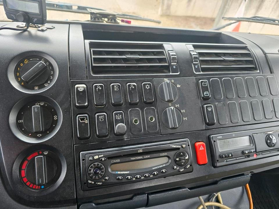 Vozilo za čišćenje snijega Mercedes-Benz Atego 1828 AK Absetzkipper Meiller Schmidt Schneepflug Küpper-Weisser Salzstreuer Allrad: slika Vozilo za čišćenje snijega Mercedes-Benz Atego 1828 AK Absetzkipper Meiller Schmidt Schneepflug Küpper-Weisser Salzstreuer Allrad
