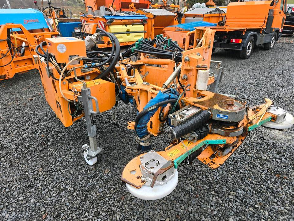 Mulag MRM 300 MLM 200 Leitpfostenmähgerät Randstreifenmäher Böschungsmäher Böschungsmulcher Bankettmäher passend für Unimog 405/10 405/12 UGN UGE U300 U 300 Leitpfostenausmäher - Bočni malčer: slika Mulag MRM 300 MLM 200 Leitpfostenmähgerät Randstreifenmäher Böschungsmäher Böschungsmulcher Bankettmäher passend für Unimog 405/10 405/12 UGN UGE U300 U 300 Leitpfostenausmäher - Bočni malčer Mulag MRM 300 MLM 200 Leitpfostenmähgerät Randstreifenmäher Böschungsmäher Böschungsmulcher Bankettmäher passend für Unimog 405/10 405/12 UGN UGE U300 U 300 Leitpfostenausmäher - Bočni malčer: slika Mulag MRM 300 MLM 200 Leitpfostenmähgerät Randstreifenmäher Böschungsmäher Böschungsmulcher Bankettmäher passend für Unimog 405/10 405/12 UGN UGE U300 U 300 Leitpfostenausmäher - Bočni malčer