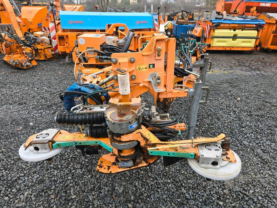 Mulag MRM 300 MLM 200 Leitpfostenmähgerät Randstreifenmäher Böschungsmäher Böschungsmulcher Bankettmäher passend für Unimog 405/10 405/12 UGN UGE U300 U 300 Leitpfostenausmäher - Bočni malčer: slika Mulag MRM 300 MLM 200 Leitpfostenmähgerät Randstreifenmäher Böschungsmäher Böschungsmulcher Bankettmäher passend für Unimog 405/10 405/12 UGN UGE U300 U 300 Leitpfostenausmäher - Bočni malčer Mulag MRM 300 MLM 200 Leitpfostenmähgerät Randstreifenmäher Böschungsmäher Böschungsmulcher Bankettmäher passend für Unimog 405/10 405/12 UGN UGE U300 U 300 Leitpfostenausmäher - Bočni malčer: slika Mulag MRM 300 MLM 200 Leitpfostenmähgerät Randstreifenmäher Böschungsmäher Böschungsmulcher Bankettmäher passend für Unimog 405/10 405/12 UGN UGE U300 U 300 Leitpfostenausmäher - Bočni malčer