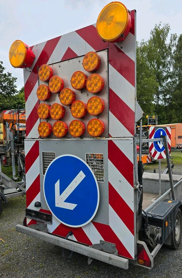 Horizont LED Absperrtafel VZ616 FAT Verkehrsleittafel Verkehrssicherungsanhänger Sperrwand Nissen Trebbiner - Prikolica: slika Horizont LED Absperrtafel VZ616 FAT Verkehrsleittafel Verkehrssicherungsanhänger Sperrwand Nissen Trebbiner - Prikolica Horizont LED Absperrtafel VZ616 FAT Verkehrsleittafel Verkehrssicherungsanhänger Sperrwand Nissen Trebbiner - Prikolica: slika Horizont LED Absperrtafel VZ616 FAT Verkehrsleittafel Verkehrssicherungsanhänger Sperrwand Nissen Trebbiner - Prikolica
