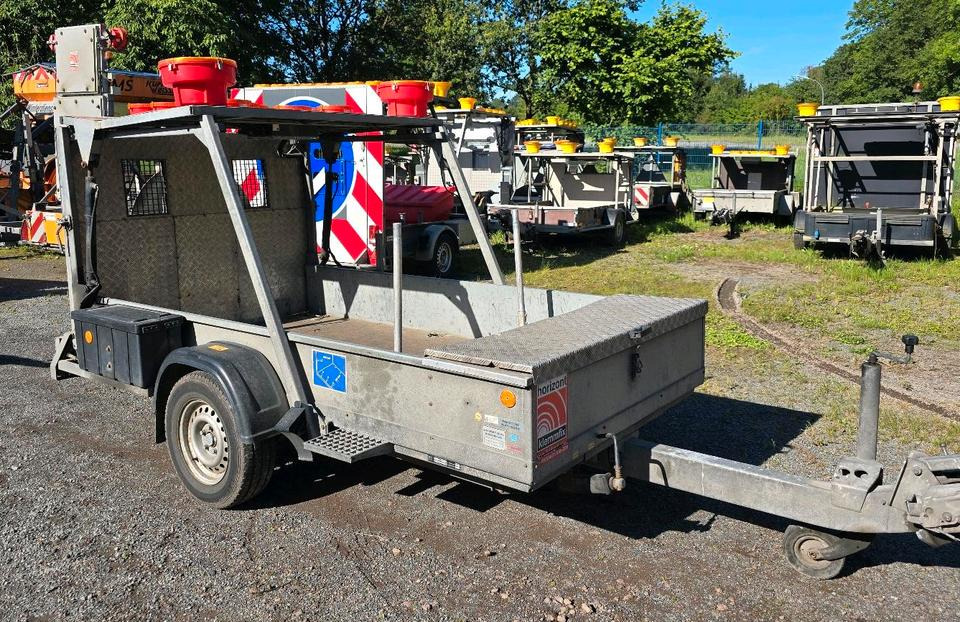 Horizont LED Absperrtafel VZ616 FAT Verkehrsleittafel Verkehrssicherungsanhänger Sperrwand Nissen Trebbiner - Prikolica: slika Horizont LED Absperrtafel VZ616 FAT Verkehrsleittafel Verkehrssicherungsanhänger Sperrwand Nissen Trebbiner - Prikolica Horizont LED Absperrtafel VZ616 FAT Verkehrsleittafel Verkehrssicherungsanhänger Sperrwand Nissen Trebbiner - Prikolica: slika Horizont LED Absperrtafel VZ616 FAT Verkehrsleittafel Verkehrssicherungsanhänger Sperrwand Nissen Trebbiner - Prikolica