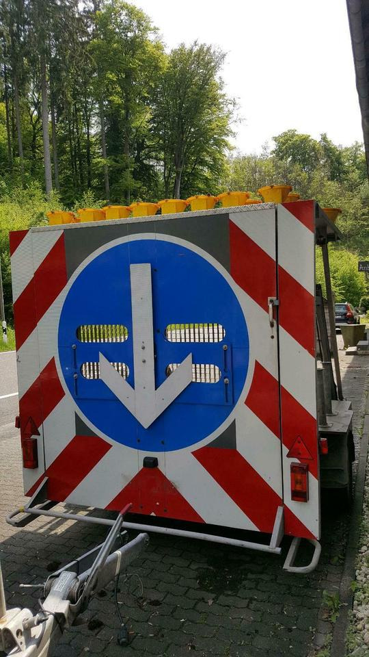 Mersch Absperrtafel Verkehrsleitanhänger VZ615 Verkehrssicherung - Prikolica: slika Mersch Absperrtafel Verkehrsleitanhänger VZ615 Verkehrssicherung - Prikolica Mersch Absperrtafel Verkehrsleitanhänger VZ615 Verkehrssicherung - Prikolica: slika Mersch Absperrtafel Verkehrsleitanhänger VZ615 Verkehrssicherung - Prikolica