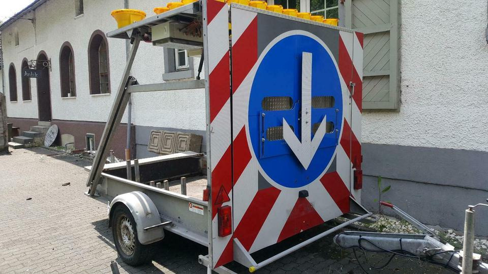 Mersch Absperrtafel Verkehrsleitanhänger VZ615 Verkehrssicherung - Prikolica: slika Mersch Absperrtafel Verkehrsleitanhänger VZ615 Verkehrssicherung - Prikolica Mersch Absperrtafel Verkehrsleitanhänger VZ615 Verkehrssicherung - Prikolica: slika Mersch Absperrtafel Verkehrsleitanhänger VZ615 Verkehrssicherung - Prikolica