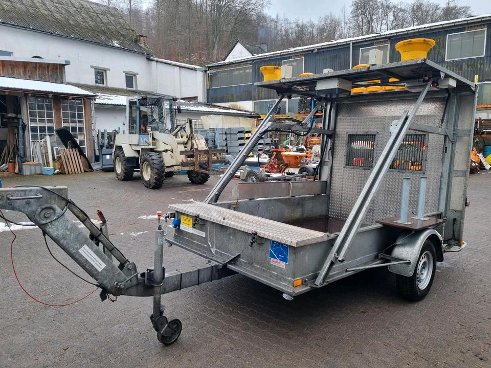 Mersch LED Absperrtafel 2017 Nissen Anlage Verkehrsleitanhänger Verkehrssicherungsanhänger Sperrwand Verkehrsleittafel Verkehrsleitanhänger - Prikolica: slika Mersch LED Absperrtafel 2017 Nissen Anlage Verkehrsleitanhänger Verkehrssicherungsanhänger Sperrwand Verkehrsleittafel Verkehrsleitanhänger - Prikolica Mersch LED Absperrtafel 2017 Nissen Anlage Verkehrsleitanhänger Verkehrssicherungsanhänger Sperrwand Verkehrsleittafel Verkehrsleitanhänger - Prikolica: slika Mersch LED Absperrtafel 2017 Nissen Anlage Verkehrsleitanhänger Verkehrssicherungsanhänger Sperrwand Verkehrsleittafel Verkehrsleitanhänger - Prikolica