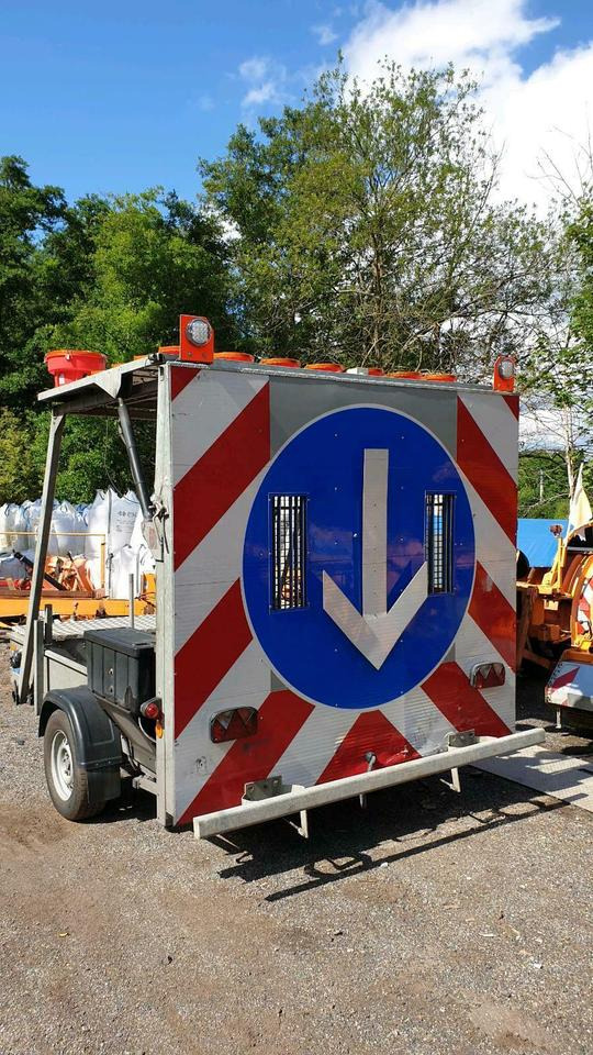 Mersch LED Absperrtafel Sperrwand Verkehrssicherungsanhänger VZ - Prikolica: slika Mersch LED Absperrtafel Sperrwand Verkehrssicherungsanhänger VZ - Prikolica Mersch LED Absperrtafel Sperrwand Verkehrssicherungsanhänger VZ - Prikolica: slika Mersch LED Absperrtafel Sperrwand Verkehrssicherungsanhänger VZ - Prikolica
