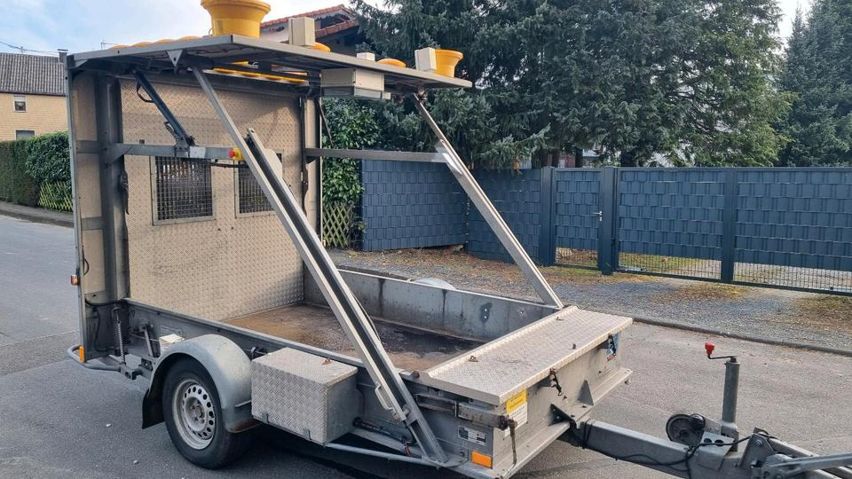 Mersch Nissen LED Absperrtafel VZ616 Verkehrssicherung Vorwarner Vorwarntafel Verkehrsleittafel Verkehrsleitanhänger Verkehrssicherungsanhänger Sperrwand Sperrtafel - Prikolica: slika Mersch Nissen LED Absperrtafel VZ616 Verkehrssicherung Vorwarner Vorwarntafel Verkehrsleittafel Verkehrsleitanhänger Verkehrssicherungsanhänger Sperrwand Sperrtafel - Prikolica Mersch Nissen LED Absperrtafel VZ616 Verkehrssicherung Vorwarner Vorwarntafel Verkehrsleittafel Verkehrsleitanhänger Verkehrssicherungsanhänger Sperrwand Sperrtafel - Prikolica: slika Mersch Nissen LED Absperrtafel VZ616 Verkehrssicherung Vorwarner Vorwarntafel Verkehrsleittafel Verkehrsleitanhänger Verkehrssicherungsanhänger Sperrwand Sperrtafel - Prikolica