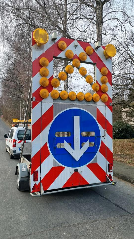 Mersch Nissen LED Absperrtafel VZ616 Verkehrssicherung Vorwarner Vorwarntafel Verkehrsleittafel Verkehrsleitanhänger Verkehrssicherungsanhänger Sperrwand Sperrtafel - Prikolica: slika Mersch Nissen LED Absperrtafel VZ616 Verkehrssicherung Vorwarner Vorwarntafel Verkehrsleittafel Verkehrsleitanhänger Verkehrssicherungsanhänger Sperrwand Sperrtafel - Prikolica Mersch Nissen LED Absperrtafel VZ616 Verkehrssicherung Vorwarner Vorwarntafel Verkehrsleittafel Verkehrsleitanhänger Verkehrssicherungsanhänger Sperrwand Sperrtafel - Prikolica: slika Mersch Nissen LED Absperrtafel VZ616 Verkehrssicherung Vorwarner Vorwarntafel Verkehrsleittafel Verkehrsleitanhänger Verkehrssicherungsanhänger Sperrwand Sperrtafel - Prikolica