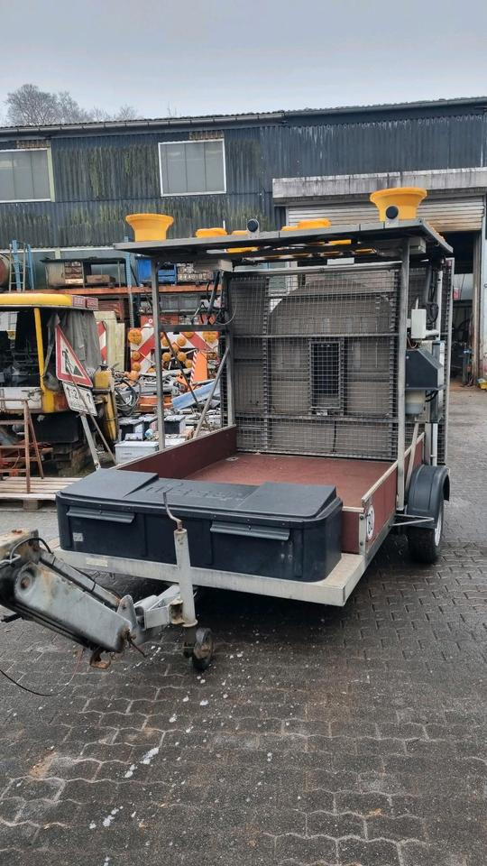 Nissen A31 LED Absperrtafel mit GPS Dora Funkwarnmeldeanlage FAT Verkehrsleittafel Verkehrsleitanhänger Verkehrssicherungsanhänger Leitanhänger Leittafel - Prikolica: slika  Nissen A31 LED Absperrtafel mit GPS Dora Funkwarnmeldeanlage FAT Verkehrsleittafel Verkehrsleitanhänger Verkehrssicherungsanhänger Leitanhänger Leittafel - Prikolica Nissen A31 LED Absperrtafel mit GPS Dora Funkwarnmeldeanlage FAT Verkehrsleittafel Verkehrsleitanhänger Verkehrssicherungsanhänger Leitanhänger Leittafel - Prikolica: slika  Nissen A31 LED Absperrtafel mit GPS Dora Funkwarnmeldeanlage FAT Verkehrsleittafel Verkehrsleitanhänger Verkehrssicherungsanhänger Leitanhänger Leittafel - Prikolica