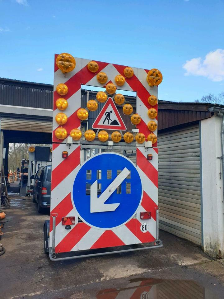 Nissen Absperrtafel Sperrwand Verkehrleitanhänger VZ 616 unimog - Prikolica: slika  Nissen Absperrtafel Sperrwand Verkehrleitanhänger VZ 616 unimog - Prikolica Nissen Absperrtafel Sperrwand Verkehrleitanhänger VZ 616 unimog - Prikolica: slika  Nissen Absperrtafel Sperrwand Verkehrleitanhänger VZ 616 unimog - Prikolica