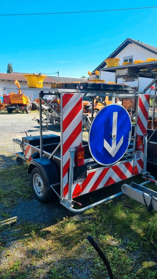 Nissen Absperrtafel VZ616 Sperrwand Verkehrsleittafel Verkehrsleitanhänger Verkehrssicherungsanhänger Leitanhänger Horizont Verkehrssicherung VLT VWT - Prikolica: slika  Nissen Absperrtafel VZ616 Sperrwand Verkehrsleittafel Verkehrsleitanhänger Verkehrssicherungsanhänger Leitanhänger Horizont Verkehrssicherung VLT VWT - Prikolica Nissen Absperrtafel VZ616 Sperrwand Verkehrsleittafel Verkehrsleitanhänger Verkehrssicherungsanhänger Leitanhänger Horizont Verkehrssicherung VLT VWT - Prikolica: slika  Nissen Absperrtafel VZ616 Sperrwand Verkehrsleittafel Verkehrsleitanhänger Verkehrssicherungsanhänger Leitanhänger Horizont Verkehrssicherung VLT VWT - Prikolica