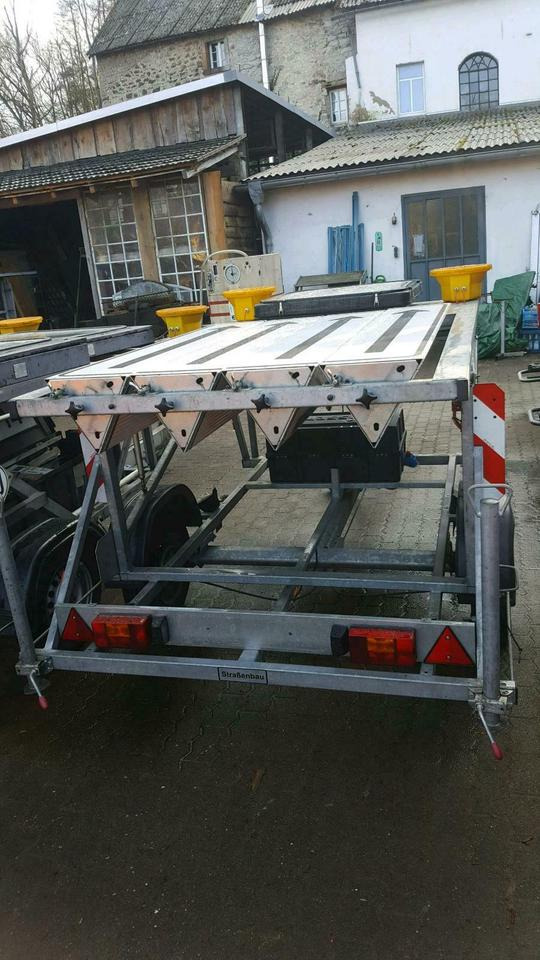 Nissen Vorwarntafel Typ VLT 1-08-70 Verkehrsleittafel Absperrtafe - Prikolica: slika Nissen Vorwarntafel Typ VLT 1-08-70 Verkehrsleittafel Absperrtafe - Prikolica Nissen Vorwarntafel Typ VLT 1-08-70 Verkehrsleittafel Absperrtafe - Prikolica: slika Nissen Vorwarntafel Typ VLT 1-08-70 Verkehrsleittafel Absperrtafe - Prikolica