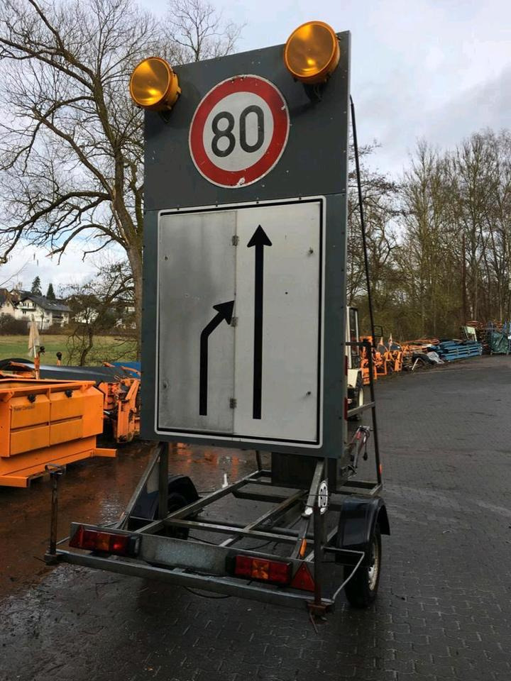 Nissen Vorwarntafel VLT Warntafel Verkehrsleittafel Verkehrsleitanhänger Verkehrssicherungsanhänger Absperrtafel Sperrwand Horizont VWT E Trebbiner - Prikolica: slika Nissen Vorwarntafel VLT Warntafel Verkehrsleittafel Verkehrsleitanhänger Verkehrssicherungsanhänger Absperrtafel Sperrwand Horizont VWT E Trebbiner - Prikolica Nissen Vorwarntafel VLT Warntafel Verkehrsleittafel Verkehrsleitanhänger Verkehrssicherungsanhänger Absperrtafel Sperrwand Horizont VWT E Trebbiner - Prikolica: slika Nissen Vorwarntafel VLT Warntafel Verkehrsleittafel Verkehrsleitanhänger Verkehrssicherungsanhänger Absperrtafel Sperrwand Horizont VWT E Trebbiner - Prikolica