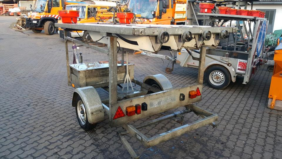 Nissen Vorwarntafel VLT Warntafel Verkehrsleittafel Verkehrsleitanhänger Verkehrssicherungsanhänger Absperrtafel Sperrwand Horizont VWT E Trebbiner - Prikolica: slika Nissen Vorwarntafel VLT Warntafel Verkehrsleittafel Verkehrsleitanhänger Verkehrssicherungsanhänger Absperrtafel Sperrwand Horizont VWT E Trebbiner - Prikolica Nissen Vorwarntafel VLT Warntafel Verkehrsleittafel Verkehrsleitanhänger Verkehrssicherungsanhänger Absperrtafel Sperrwand Horizont VWT E Trebbiner - Prikolica: slika Nissen Vorwarntafel VLT Warntafel Verkehrsleittafel Verkehrsleitanhänger Verkehrssicherungsanhänger Absperrtafel Sperrwand Horizont VWT E Trebbiner - Prikolica