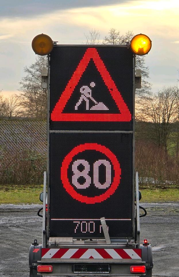Trebbiner 5-farbig Horizont VWT Verkehrsleittafel Verkehrswarnanhänger Verkehrsleitanhänger Verkehrssicherungsanhänger Nissen Absperrtafel - Prikolica: slika Trebbiner 5-farbig Horizont VWT Verkehrsleittafel Verkehrswarnanhänger Verkehrsleitanhänger Verkehrssicherungsanhänger Nissen Absperrtafel - Prikolica Trebbiner 5-farbig Horizont VWT Verkehrsleittafel Verkehrswarnanhänger Verkehrsleitanhänger Verkehrssicherungsanhänger Nissen Absperrtafel - Prikolica: slika Trebbiner 5-farbig Horizont VWT Verkehrsleittafel Verkehrswarnanhänger Verkehrsleitanhänger Verkehrssicherungsanhänger Nissen Absperrtafel - Prikolica