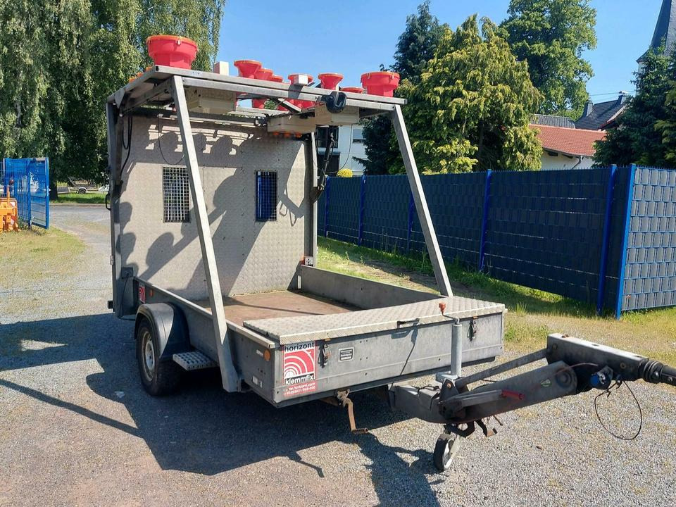 Trebbiner Absperrtafel AMD Verkehrsleittafel Vz616 - Prikolica: slika Trebbiner Absperrtafel AMD Verkehrsleittafel Vz616 - Prikolica Trebbiner Absperrtafel AMD Verkehrsleittafel Vz616 - Prikolica: slika Trebbiner Absperrtafel AMD Verkehrsleittafel Vz616 - Prikolica