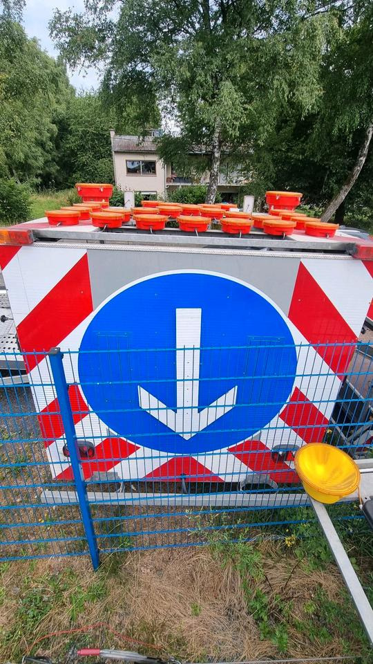 Trebbiner Absperrtafel VZ616 LED Funkwarnmeldeanlage Absperrtafel Sperrwand Verkehrsleittafel Verkehrsleitanhänger Verkehrssicherungsanhänger Leitanhänger Leittafel Verkehrssicherung Nissen Horizont - Prikolica: slika Trebbiner Absperrtafel VZ616 LED Funkwarnmeldeanlage Absperrtafel Sperrwand Verkehrsleittafel Verkehrsleitanhänger Verkehrssicherungsanhänger Leitanhänger Leittafel Verkehrssicherung Nissen Horizont - Prikolica Trebbiner Absperrtafel VZ616 LED Funkwarnmeldeanlage Absperrtafel Sperrwand Verkehrsleittafel Verkehrsleitanhänger Verkehrssicherungsanhänger Leitanhänger Leittafel Verkehrssicherung Nissen Horizont - Prikolica: slika Trebbiner Absperrtafel VZ616 LED Funkwarnmeldeanlage Absperrtafel Sperrwand Verkehrsleittafel Verkehrsleitanhänger Verkehrssicherungsanhänger Leitanhänger Leittafel Verkehrssicherung Nissen Horizont - Prikolica