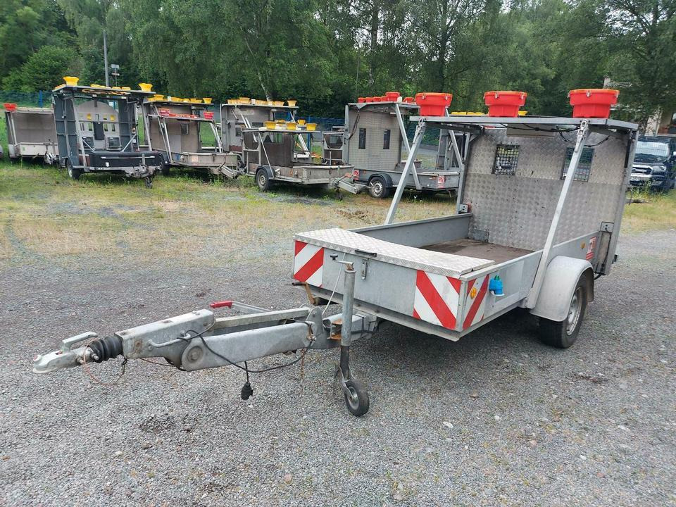 Trebbiner Absperrtafel vz615 616 Sperrwand Leitanhänger Sicherung - Prikolica: slika Trebbiner Absperrtafel vz615 616 Sperrwand Leitanhänger Sicherung - Prikolica Trebbiner Absperrtafel vz615 616 Sperrwand Leitanhänger Sicherung - Prikolica: slika Trebbiner Absperrtafel vz615 616 Sperrwand Leitanhänger Sicherung - Prikolica