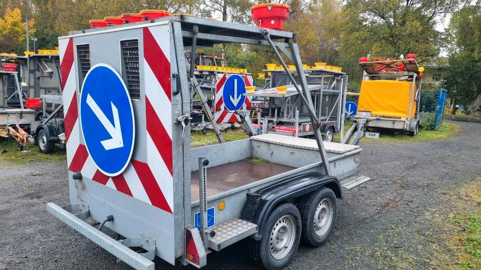 Trebbiner FAZ LRF FAT Absperrtafel Fahrbare Sperrwand Verkehrsleittafel Verkehrsleitanhänger Verkehrssicherungsanhänger - Prikolica: slika Trebbiner FAZ LRF FAT Absperrtafel Fahrbare Sperrwand Verkehrsleittafel Verkehrsleitanhänger Verkehrssicherungsanhänger - Prikolica Trebbiner FAZ LRF FAT Absperrtafel Fahrbare Sperrwand Verkehrsleittafel Verkehrsleitanhänger Verkehrssicherungsanhänger - Prikolica: slika Trebbiner FAZ LRF FAT Absperrtafel Fahrbare Sperrwand Verkehrsleittafel Verkehrsleitanhänger Verkehrssicherungsanhänger - Prikolica