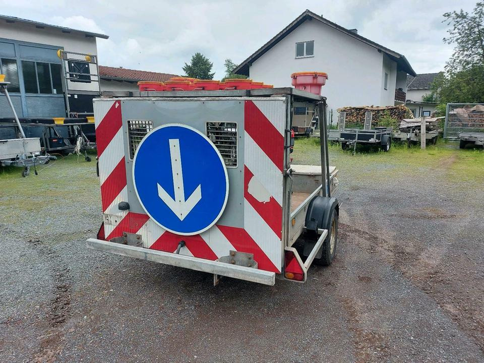 Trebbiner LED Absperrtafel Sperrwand Verkehrsleittafel Nissen - Prikolica: slika Trebbiner LED Absperrtafel Sperrwand Verkehrsleittafel Nissen - Prikolica Trebbiner LED Absperrtafel Sperrwand Verkehrsleittafel Nissen - Prikolica: slika Trebbiner LED Absperrtafel Sperrwand Verkehrsleittafel Nissen - Prikolica