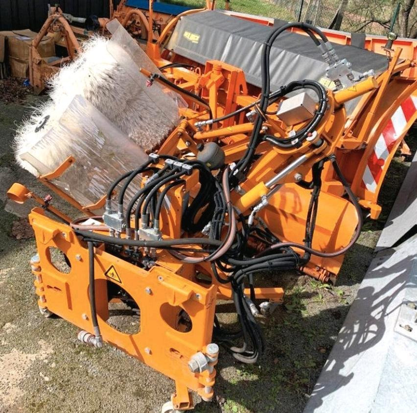 Schmidt RPS-H Leitpfostenwaschgerät für Unimog 405/10 405/12 U400 300 400 500 UGN UGE Mulag Mercedes-Benz 318 218 423 427 429 430 - Metla: slika Schmidt RPS-H Leitpfostenwaschgerät für Unimog 405/10 405/12 U400 300 400 500 UGN UGE Mulag Mercedes-Benz 318 218 423 427 429 430 - Metla Schmidt RPS-H Leitpfostenwaschgerät für Unimog 405/10 405/12 U400 300 400 500 UGN UGE Mulag Mercedes-Benz 318 218 423 427 429 430 - Metla: slika Schmidt RPS-H Leitpfostenwaschgerät für Unimog 405/10 405/12 U400 300 400 500 UGN UGE Mulag Mercedes-Benz 318 218 423 427 429 430 - Metla