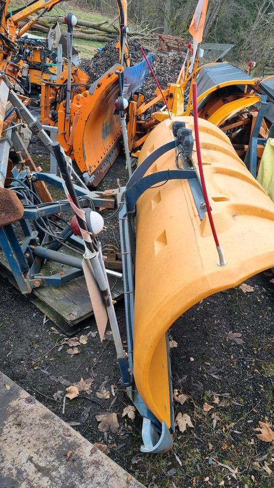 Schmidt SNK 27 VPZ Schneepflug Schneeschild Scheeschieber Winterdienst Unimog LKW - Ralica za snijeg: slika Schmidt SNK 27 VPZ Schneepflug Schneeschild Scheeschieber Winterdienst Unimog LKW - Ralica za snijeg Schmidt SNK 27 VPZ Schneepflug Schneeschild Scheeschieber Winterdienst Unimog LKW - Ralica za snijeg: slika Schmidt SNK 27 VPZ Schneepflug Schneeschild Scheeschieber Winterdienst Unimog LKW - Ralica za snijeg