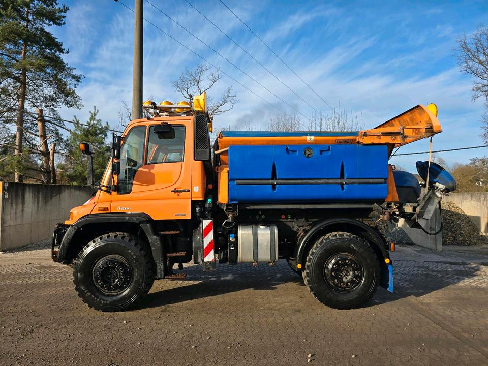 Unimog U500 2008 EasyDrive Variopilot Leistungshydraulik 405/10 405/12 NKS-Z-UGN-43K Bluetec 4 Mercedes-Benz UGE UGN Schmidt Stratos Salzstreuer - Vozilo za čišćenje snijega: slika Unimog U500 2008 EasyDrive Variopilot Leistungshydraulik 405/10 405/12 NKS-Z-UGN-43K Bluetec 4 Mercedes-Benz UGE UGN Schmidt Stratos Salzstreuer - Vozilo za čišćenje snijega Unimog U500 2008 EasyDrive Variopilot Leistungshydraulik 405/10 405/12 NKS-Z-UGN-43K Bluetec 4 Mercedes-Benz UGE UGN Schmidt Stratos Salzstreuer - Vozilo za čišćenje snijega: slika Unimog U500 2008 EasyDrive Variopilot Leistungshydraulik 405/10 405/12 NKS-Z-UGN-43K Bluetec 4 Mercedes-Benz UGE UGN Schmidt Stratos Salzstreuer - Vozilo za čišćenje snijega