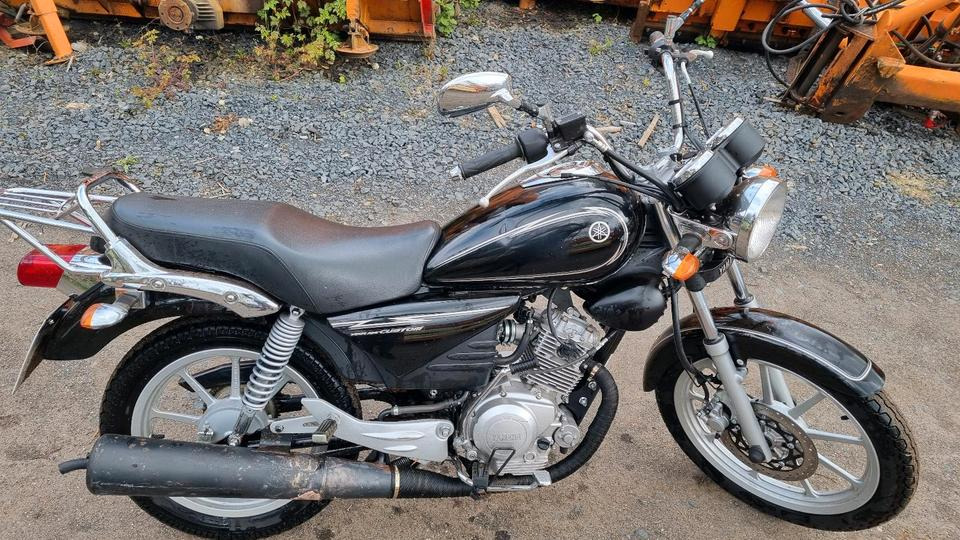 YAMAHA YBR Custom Motorrad 9626km Moped - Motocikl: slika YAMAHA YBR Custom Motorrad 9626km Moped - Motocikl YAMAHA YBR Custom Motorrad 9626km Moped - Motocikl: slika YAMAHA YBR Custom Motorrad 9626km Moped - Motocikl