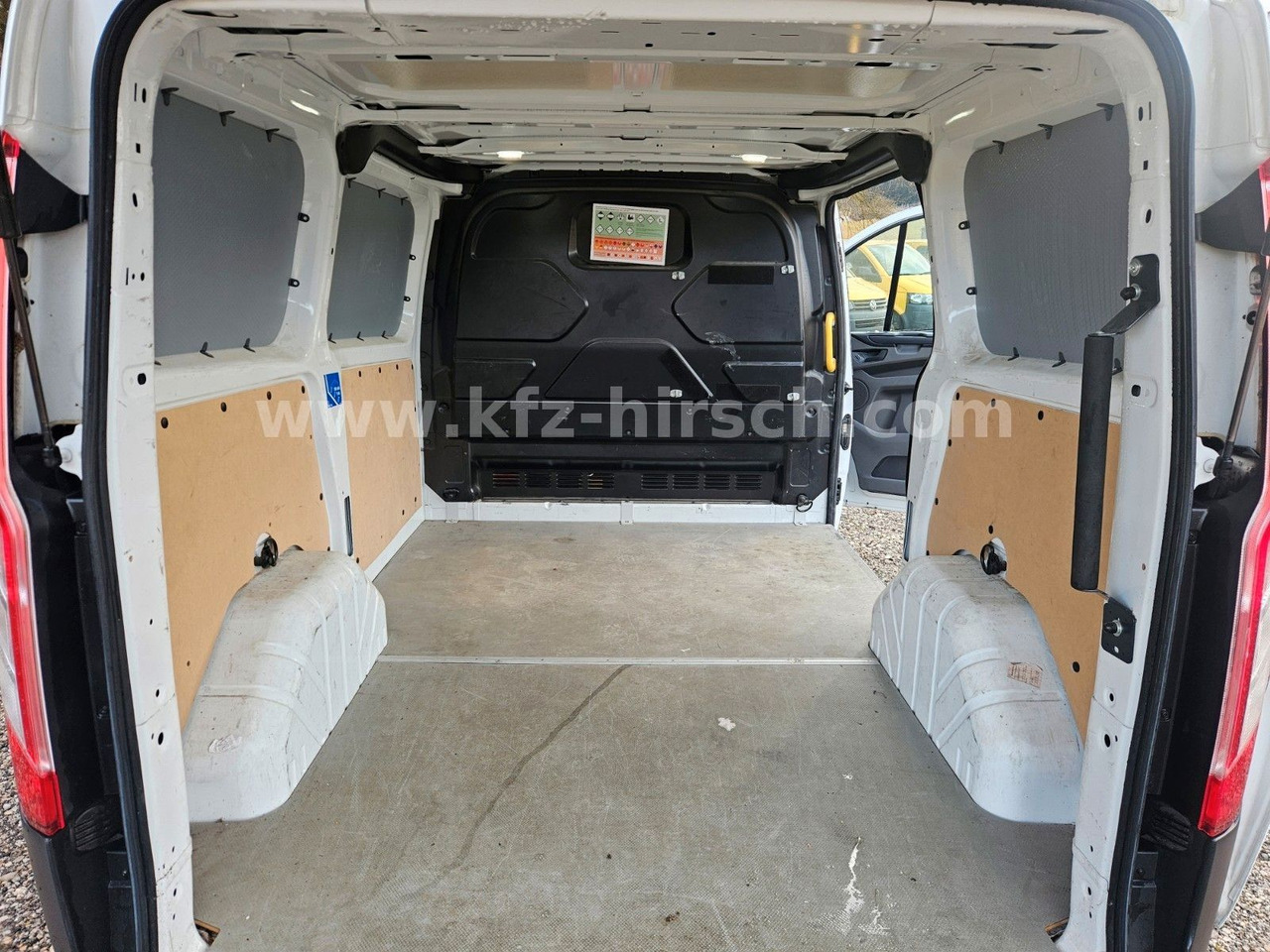 Ford Transit Custom Klima Sitzhzg Bluetooth Multi 1Hd - Furgon: slika Ford Transit Custom Klima Sitzhzg Bluetooth Multi 1Hd - Furgon Ford Transit Custom Klima Sitzhzg Bluetooth Multi 1Hd - Furgon: slika Ford Transit Custom Klima Sitzhzg Bluetooth Multi 1Hd - Furgon