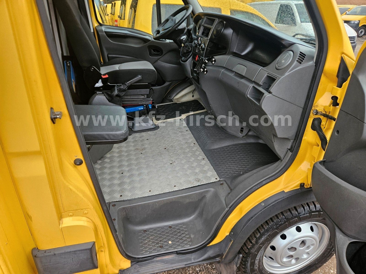 Iveco Daily Koffer*EU5*Luftfederung* Kasten - Dostavno vozilo sa zatvorenim sandukom: slika Iveco Daily Koffer*EU5*Luftfederung* Kasten - Dostavno vozilo sa zatvorenim sandukom Iveco Daily Koffer*EU5*Luftfederung* Kasten - Dostavno vozilo sa zatvorenim sandukom: slika Iveco Daily Koffer*EU5*Luftfederung* Kasten - Dostavno vozilo sa zatvorenim sandukom