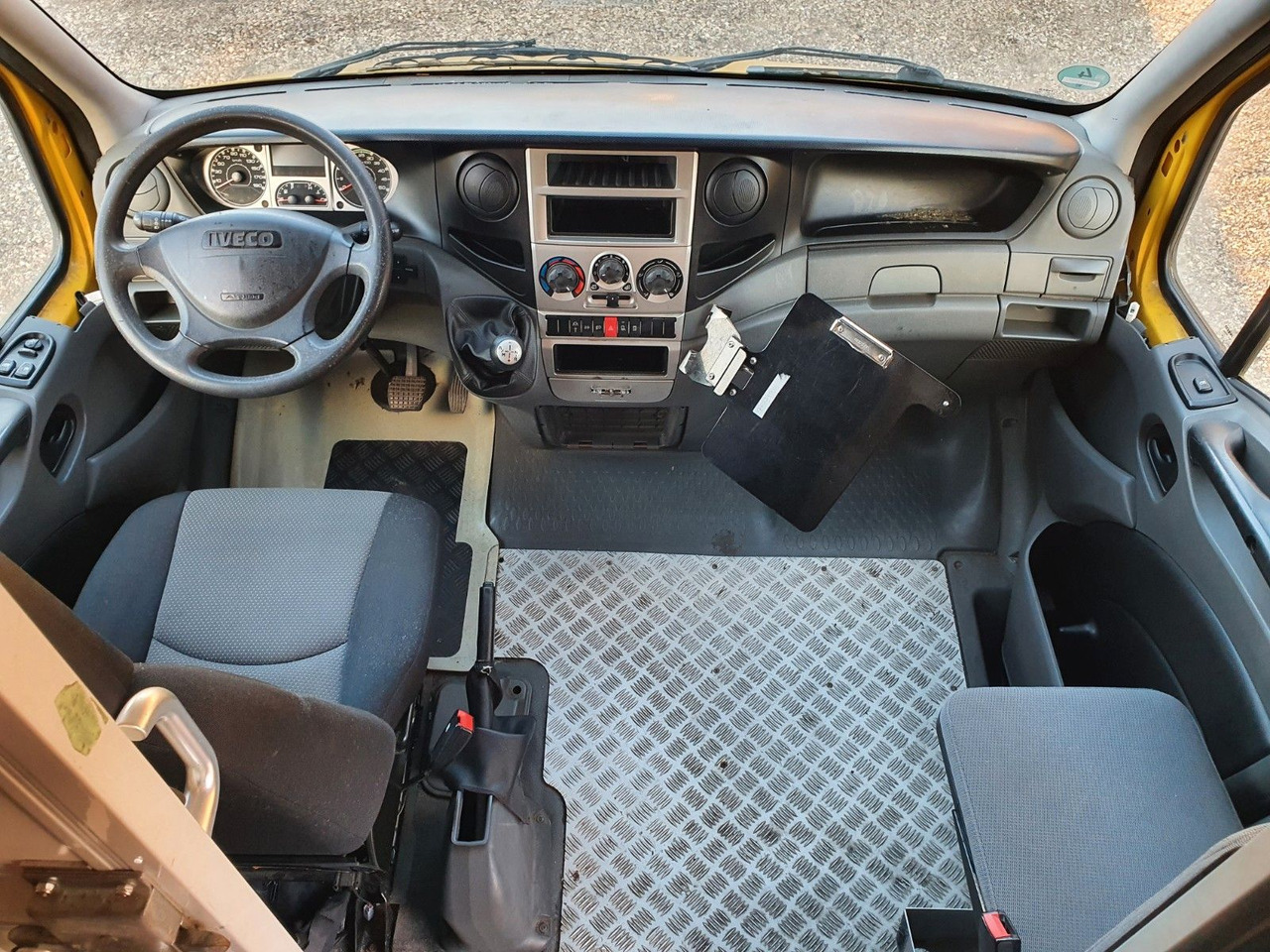 Iveco Daily Koffer Luftfeder Automatik 1.Hd. Integral - Automobil: slika Iveco Daily Koffer Luftfeder Automatik 1.Hd. Integral - Automobil Iveco Daily Koffer Luftfeder Automatik 1.Hd. Integral - Automobil: slika Iveco Daily Koffer Luftfeder Automatik 1.Hd. Integral - Automobil