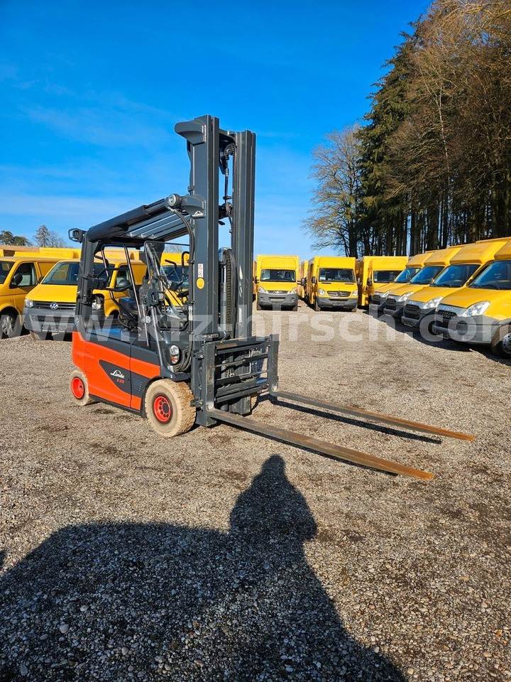 Linde E25 R Roadster , 6.880mm Hubhöhe, StVZO hydr. Zi - Električni viličar: slika Linde E25 R Roadster , 6.880mm Hubhöhe, StVZO hydr. Zi - Električni viličar Linde E25 R Roadster , 6.880mm Hubhöhe, StVZO hydr. Zi - Električni viličar: slika Linde E25 R Roadster , 6.880mm Hubhöhe, StVZO hydr. Zi - Električni viličar