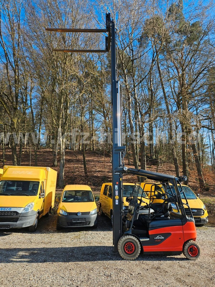 Linde E25 R Roadster , 6.880mm Hubhöhe, StVZO hydr. Zi - Električni viličar: slika Linde E25 R Roadster , 6.880mm Hubhöhe, StVZO hydr. Zi - Električni viličar Linde E25 R Roadster , 6.880mm Hubhöhe, StVZO hydr. Zi - Električni viličar: slika Linde E25 R Roadster , 6.880mm Hubhöhe, StVZO hydr. Zi - Električni viličar