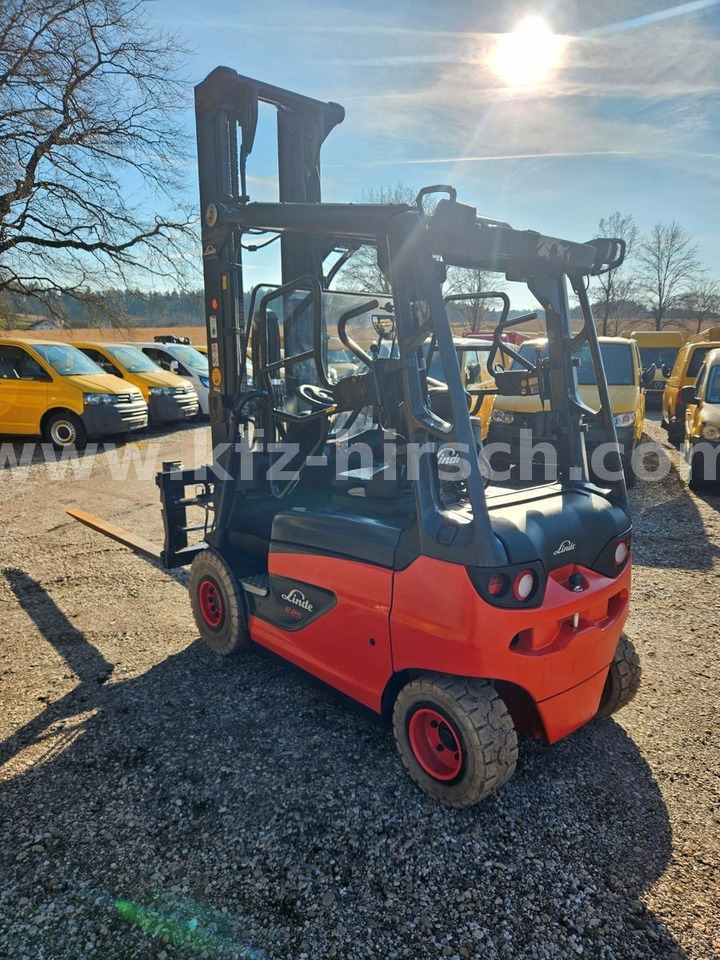 Linde E25 R Roadster , 6.880mm Hubhöhe, StVZO hydr. Zi - Električni viličar: slika Linde E25 R Roadster , 6.880mm Hubhöhe, StVZO hydr. Zi - Električni viličar Linde E25 R Roadster , 6.880mm Hubhöhe, StVZO hydr. Zi - Električni viličar: slika Linde E25 R Roadster , 6.880mm Hubhöhe, StVZO hydr. Zi - Električni viličar
