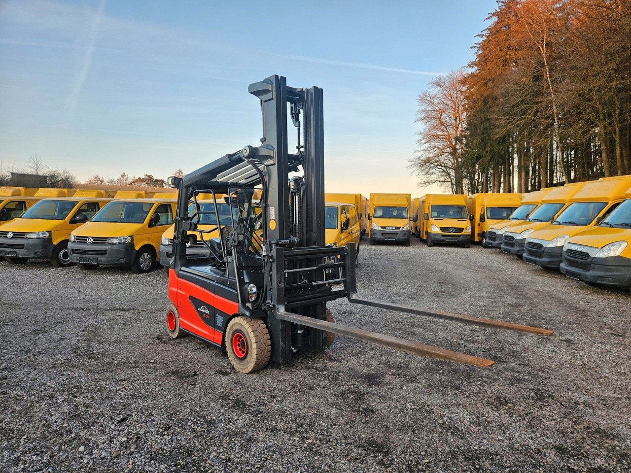 Linde E25 R Roadster , 6.880mm Hubhöhe, StVZO hydr. Zi - Električni viličar: slika Linde E25 R Roadster , 6.880mm Hubhöhe, StVZO hydr. Zi - Električni viličar Linde E25 R Roadster , 6.880mm Hubhöhe, StVZO hydr. Zi - Električni viličar: slika Linde E25 R Roadster , 6.880mm Hubhöhe, StVZO hydr. Zi - Električni viličar