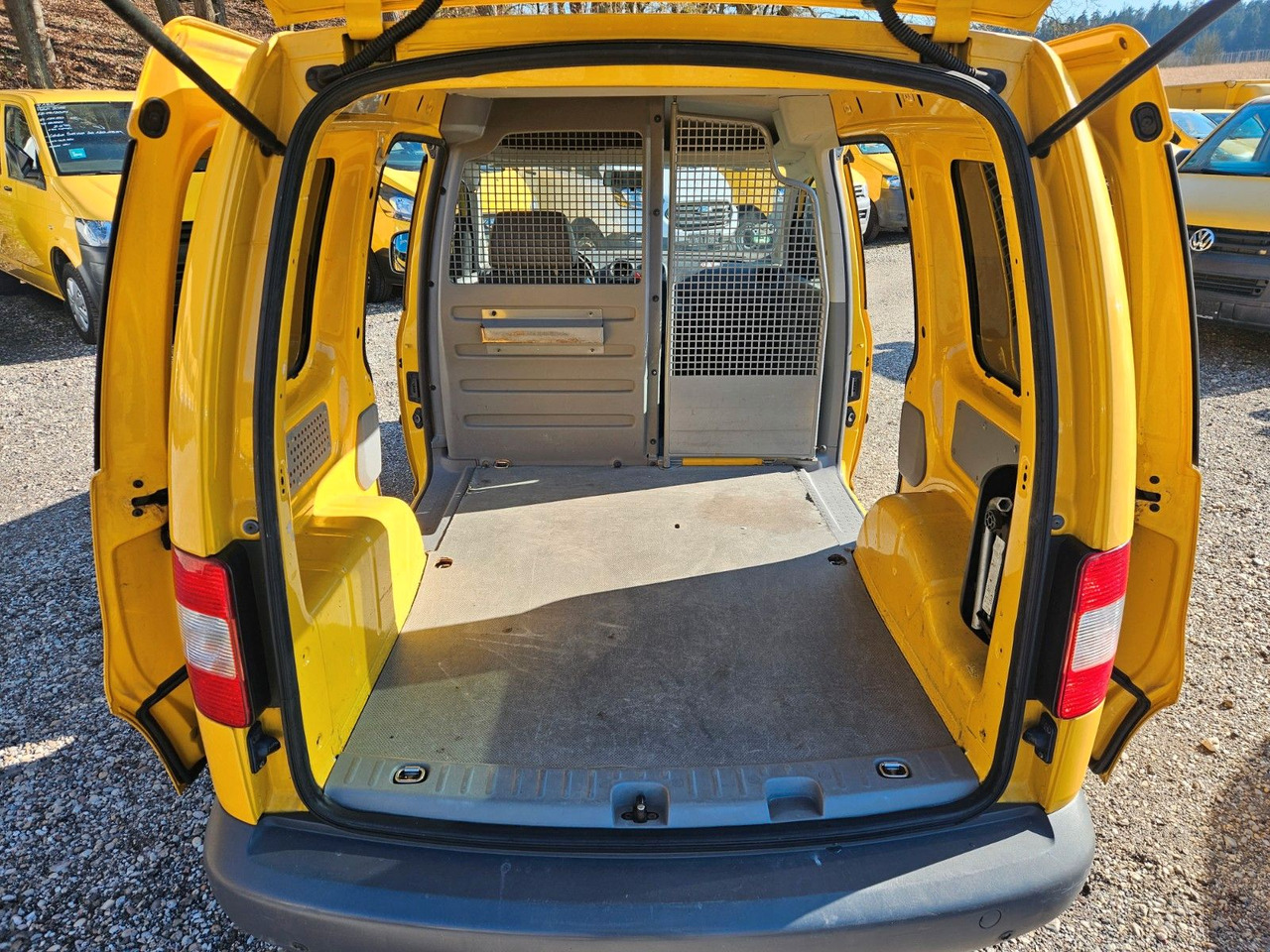 Volkswagen Caddy 2.0 SDI*1.Hand*S-heft*2xSchiebetüre - Putnički kombi: slika Volkswagen Caddy 2.0 SDI*1.Hand*S-heft*2xSchiebetüre - Putnički kombi Volkswagen Caddy 2.0 SDI*1.Hand*S-heft*2xSchiebetüre - Putnički kombi: slika Volkswagen Caddy 2.0 SDI*1.Hand*S-heft*2xSchiebetüre - Putnički kombi