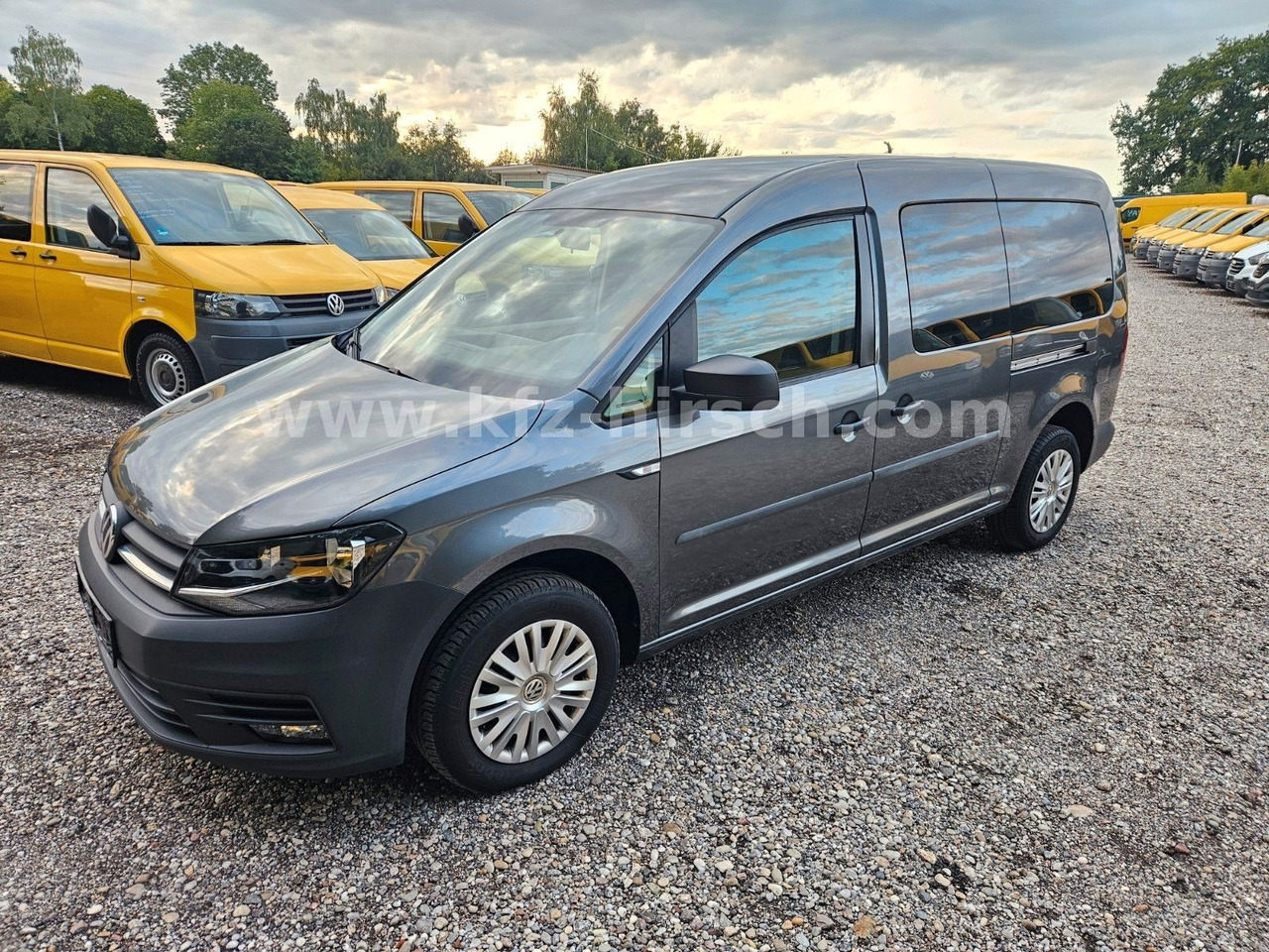 Volkswagen Caddy Maxi Conceptline|Temp|Sitzhzg|NAVI|2xS-Tür - Karavan: slika Volkswagen Caddy Maxi Conceptline|Temp|Sitzhzg|NAVI|2xS-Tür - Karavan Volkswagen Caddy Maxi Conceptline|Temp|Sitzhzg|NAVI|2xS-Tür - Karavan: slika Volkswagen Caddy Maxi Conceptline|Temp|Sitzhzg|NAVI|2xS-Tür - Karavan