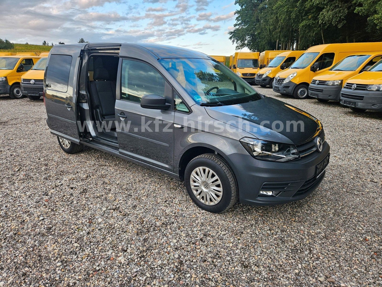 Volkswagen Caddy Maxi Conceptline|Temp|Sitzhzg|NAVI|2xS-Tür - Karavan: slika Volkswagen Caddy Maxi Conceptline|Temp|Sitzhzg|NAVI|2xS-Tür - Karavan Volkswagen Caddy Maxi Conceptline|Temp|Sitzhzg|NAVI|2xS-Tür - Karavan: slika Volkswagen Caddy Maxi Conceptline|Temp|Sitzhzg|NAVI|2xS-Tür - Karavan