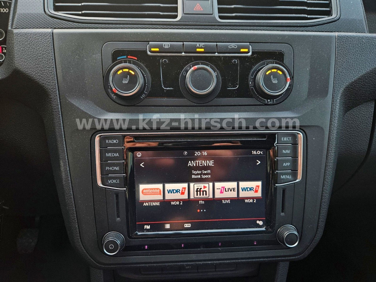 Putnički kombi Volkswagen Caddy Temp*Sitzhzg*Navi*Blueth*2xSchiebetüre*1Hd: slika Putnički kombi Volkswagen Caddy Temp*Sitzhzg*Navi*Blueth*2xSchiebetüre*1Hd
